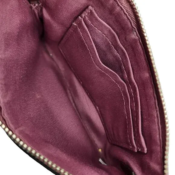 Coach Crossgrain Pebble Leather Wristlet Credit Card Holder Size 6 x 4 - Picture 3 of 4